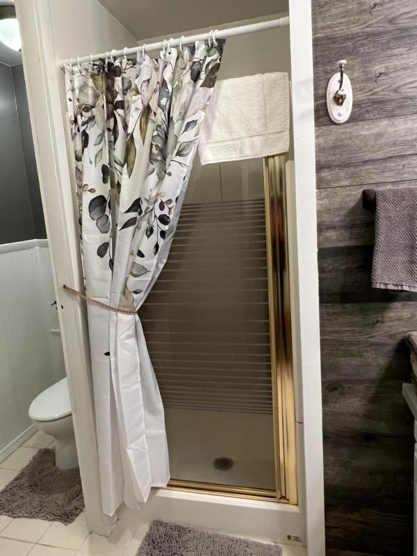 Double Room with Private Bathroom image 2