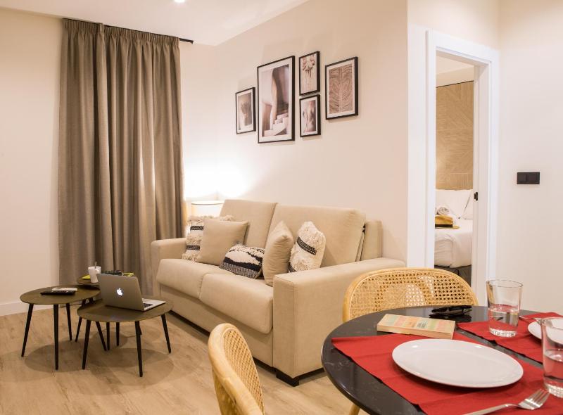 Apartamentos Málaga Premium - Calle San Telmo - image 18