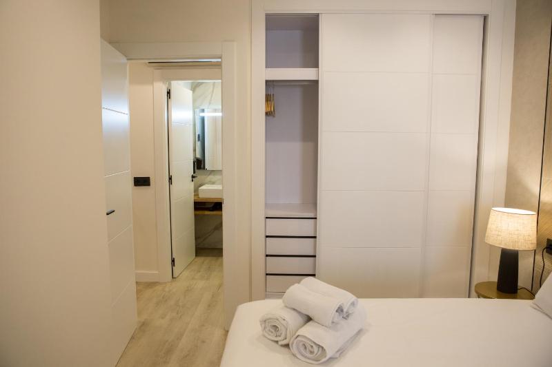 Apartamentos Málaga Premium - Calle San Telmo - image 16