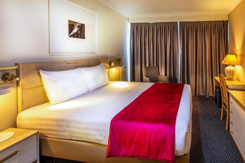 Premium Double Room with Kitchenette image 4