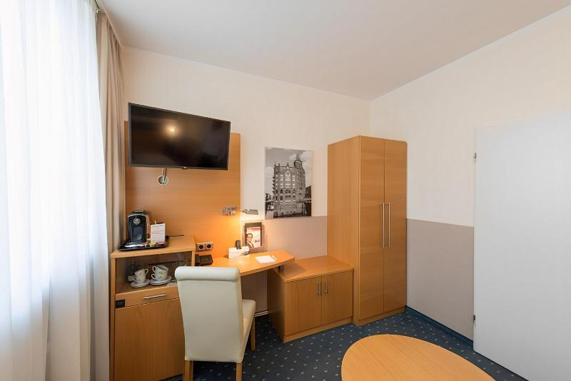 Superior Single Room image 4