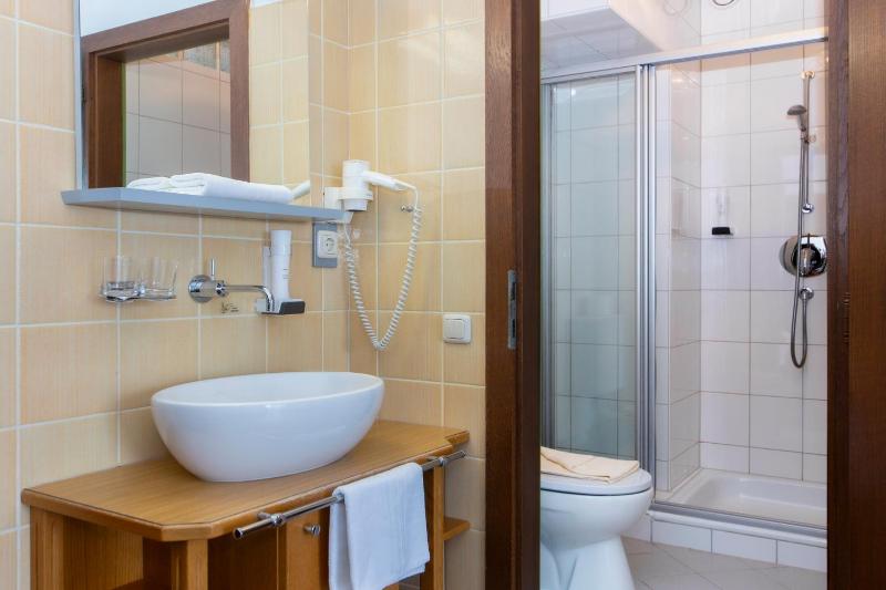 Superior Double Room with Balcony image 4