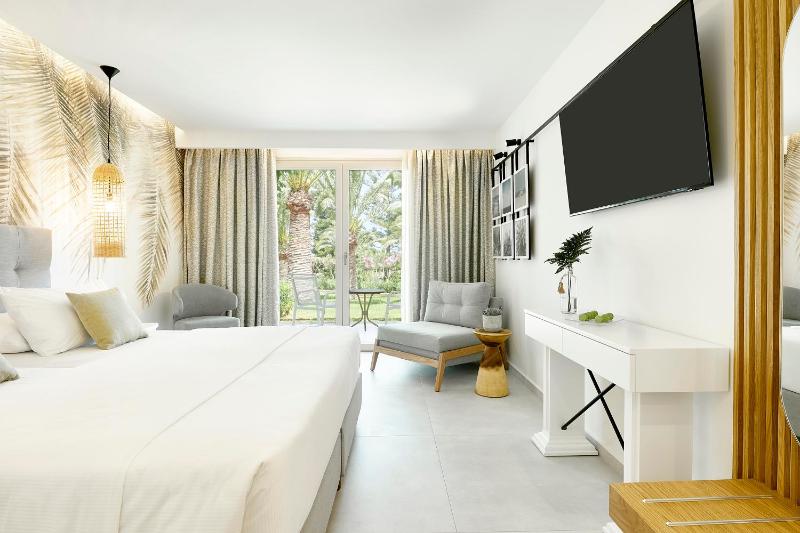 Double Room with Garden View  image 4
