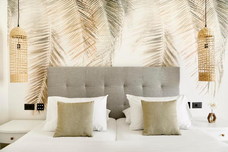 Double Room with Sea View  image 3