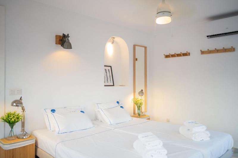 Typical beach house Las Chapas Playa with heated pool - image 42