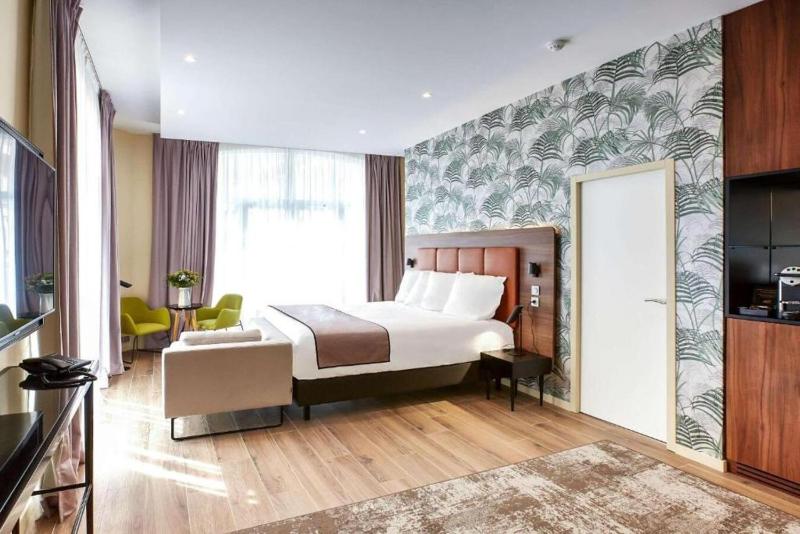 King Suite image 2
