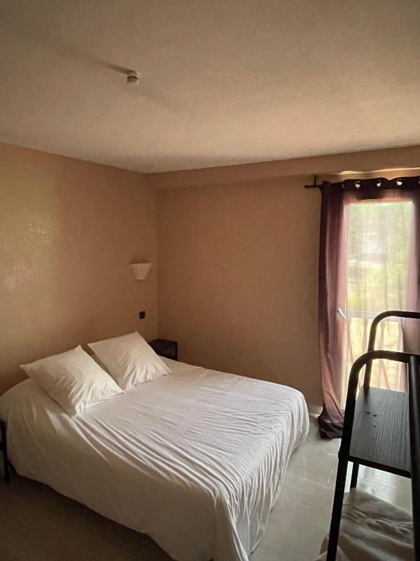 Double Room image 4
