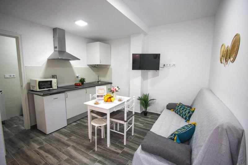 Apartamento Alboran en el centro de Nerja - image 6