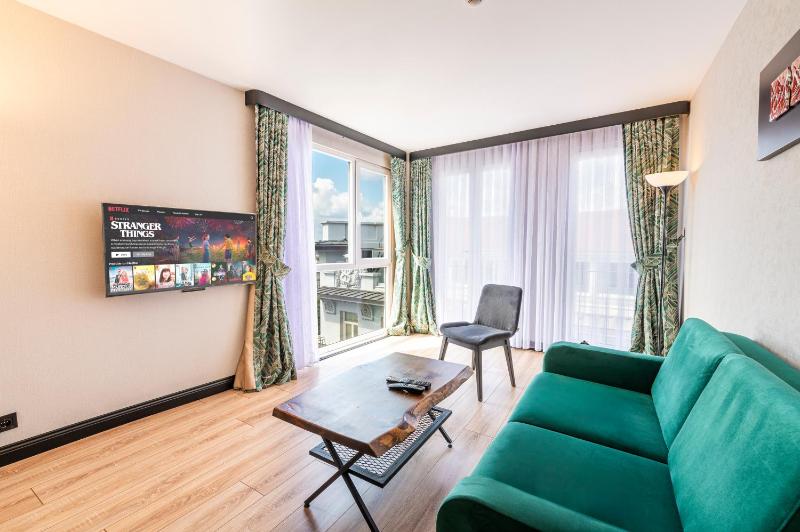 Penthouse Suite with Sea View image 4