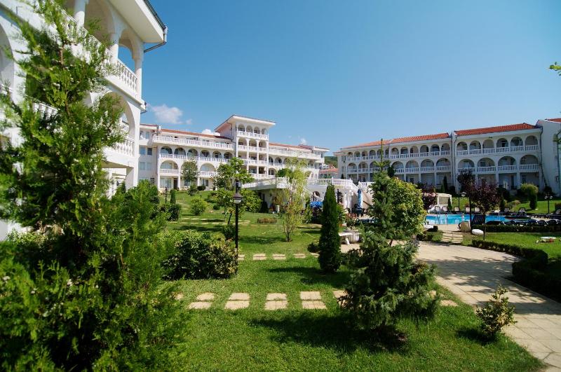 Lazur 1-5 Apartments Complex - image 25