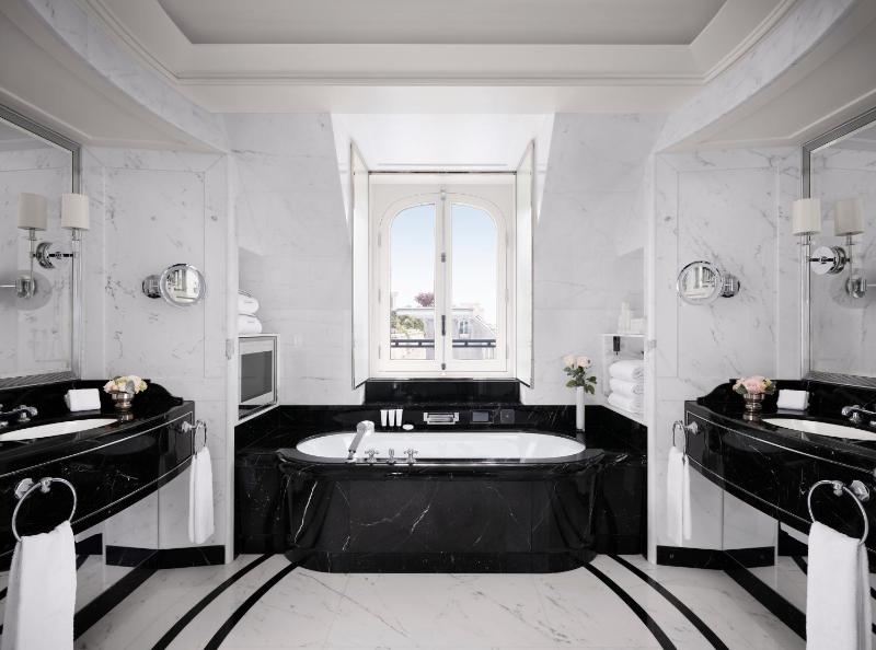 Rooftop Garden Suite image 4