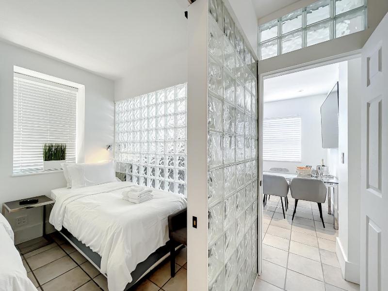 CasaGrandeSouthBeach by AmericanVacationLiving 4RM - image 15