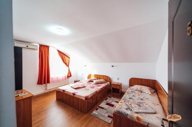 Triple Room with Private Bathroom image 3
