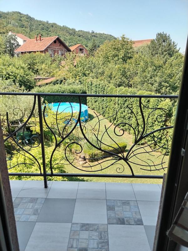 Deluxe Double Room with Balcony image 2