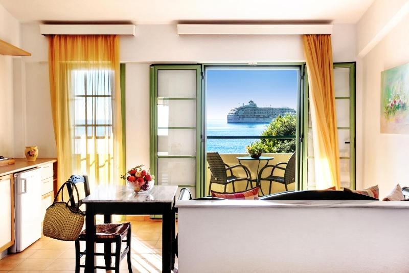 Apartment with Sea View image 4