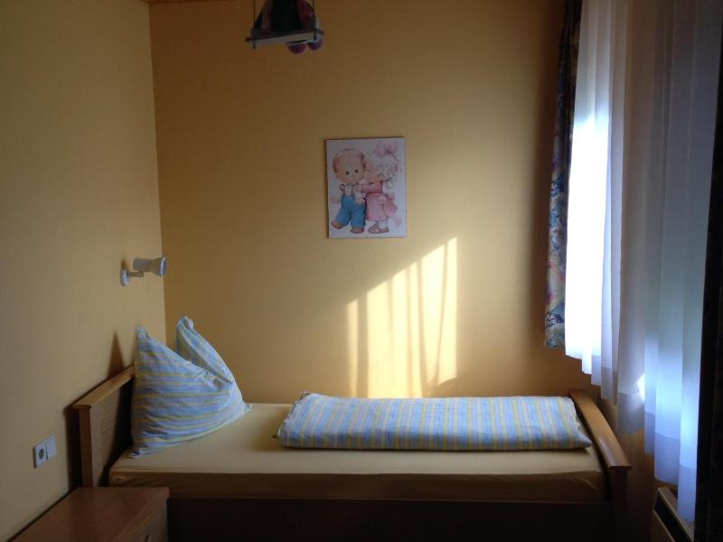 Two-Bedroom Apartment with Balcony and Lake View image 2