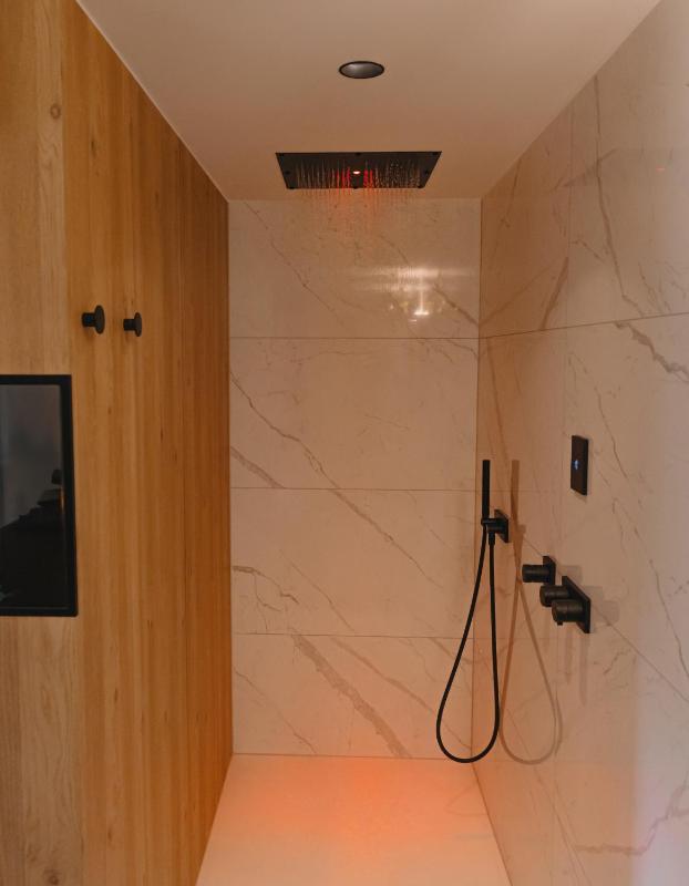 Executive Suite image 3