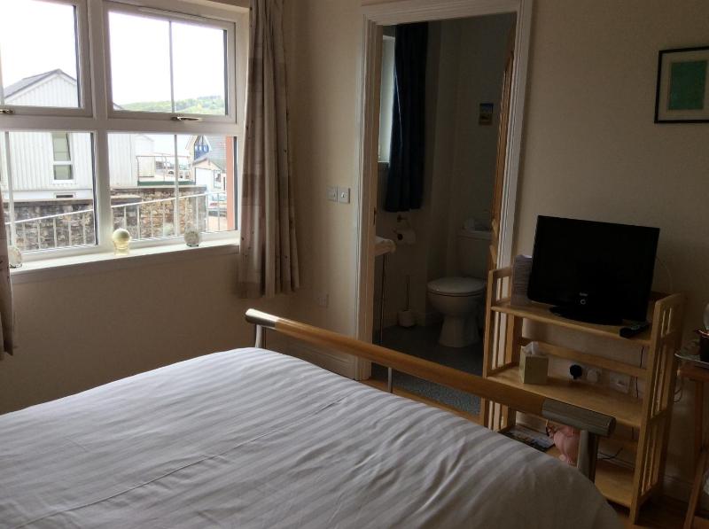 Double Room with Private Bathroom image 2