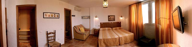 Triple Room image 4