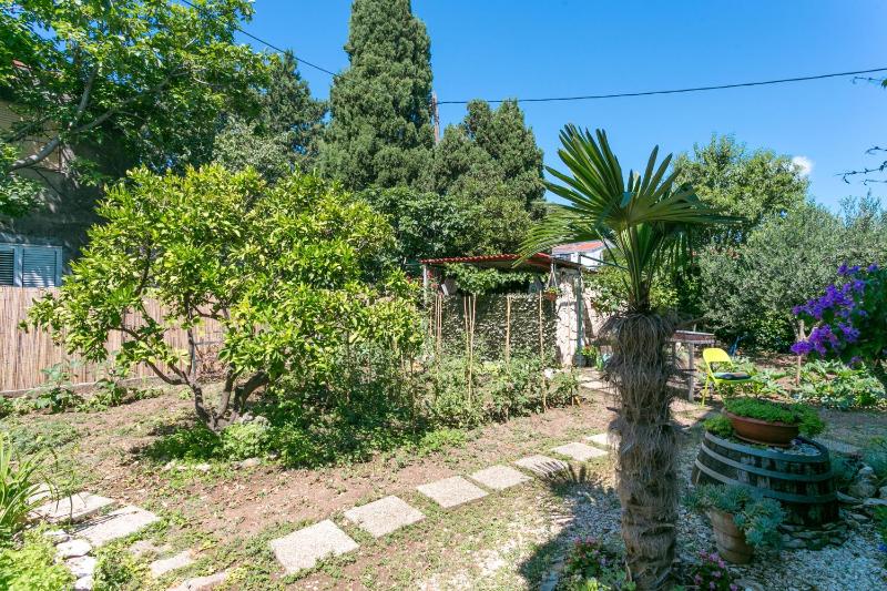 Apartments with parking space Kastel Stafilic Kastela - 20802 - image 7
