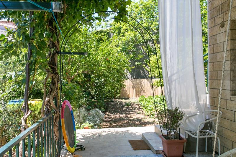 Apartments with parking space Kastel Stafilic Kastela - 20802 - image 21