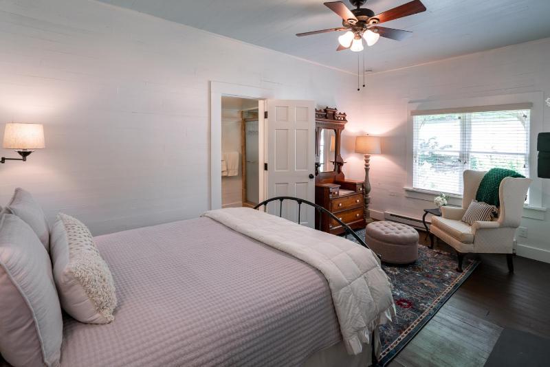 Superior Queen Room image 1