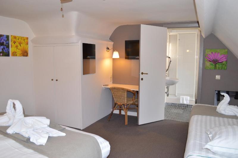 Triple Room image 2