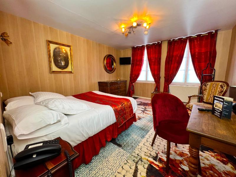 Double Room image 3