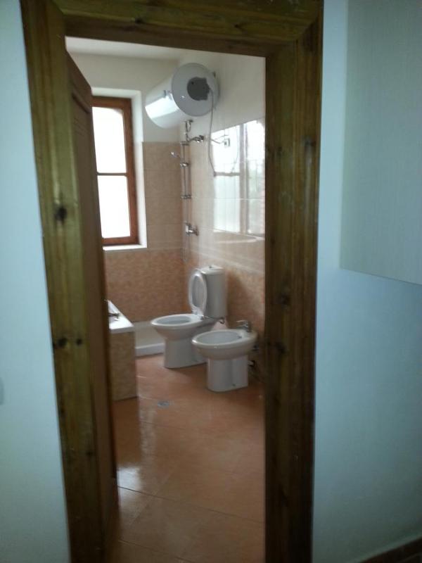 Small Twin Room image 2