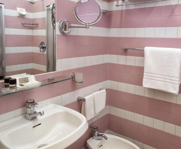 Economy Double or Twin Room image 4