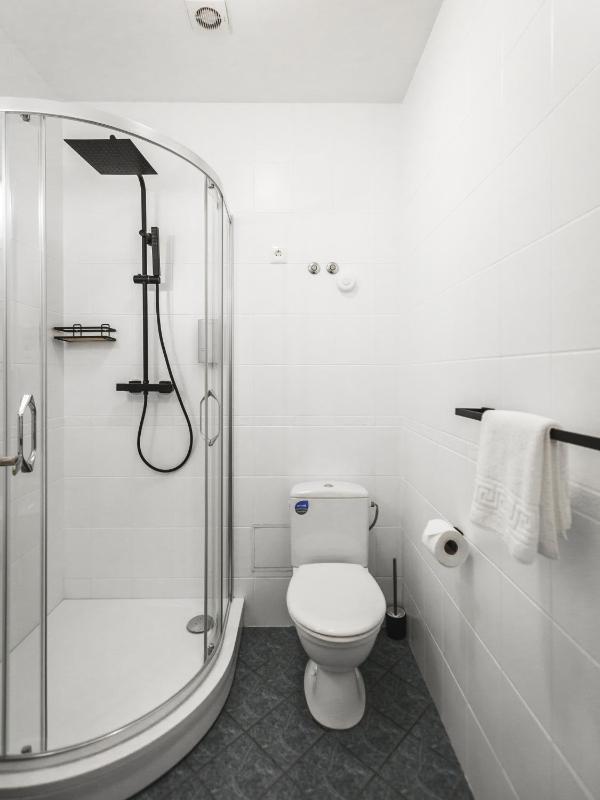 Bearsleys Downtown Apartments - image 2