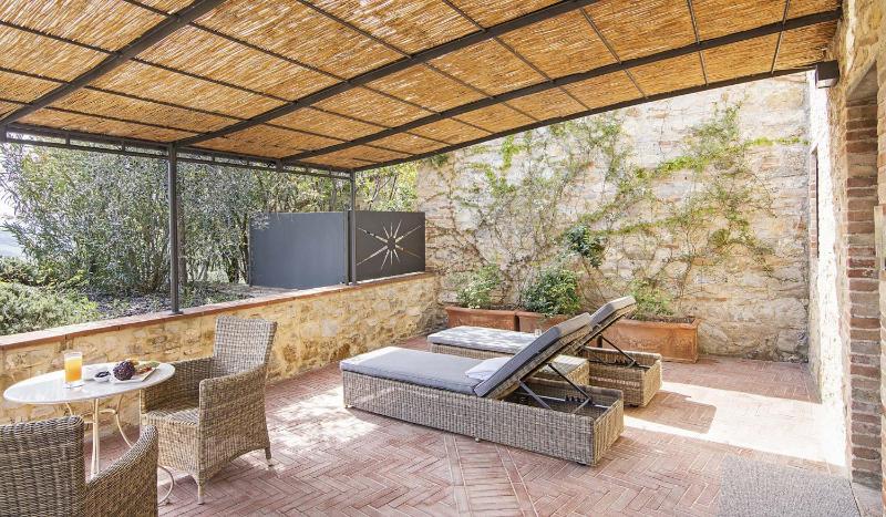 Standard Double with Patio image 2