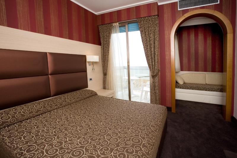 Junior Suite (2 Adults) with Partial Sea View image 1