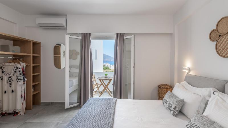 Studio with Sea View image 3