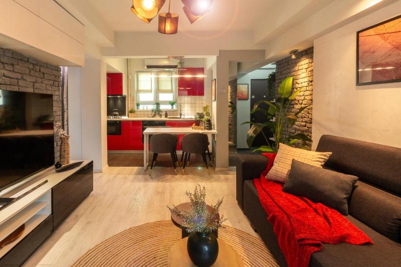 Modern 1BR Apt in the Old Town: The Perfect Choice - image 10