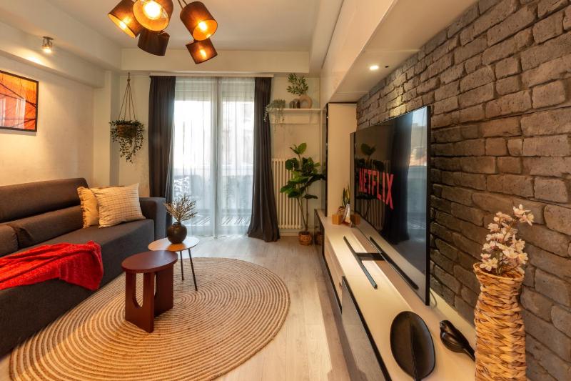 Modern 1BR Apt in the Old Town: The Perfect Choice - image 16