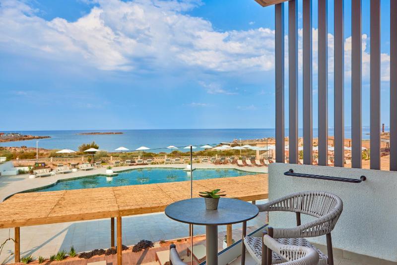 Suite with Sea View image 3