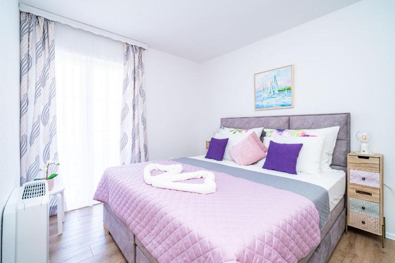 Comfort Two Bedroom Apartment with Terrace image 1