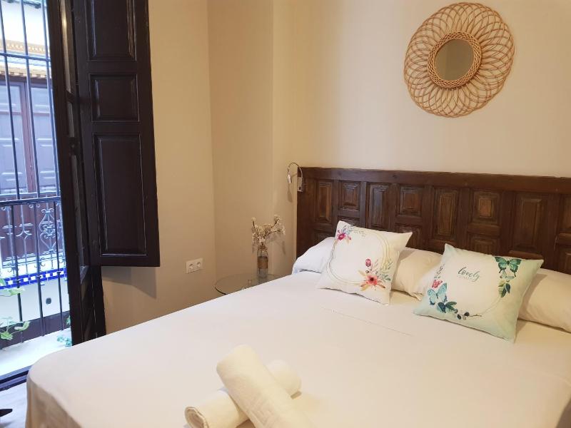 One-Bedroom Apartment image 1