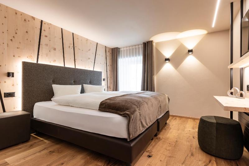 Standard Double Room image 4