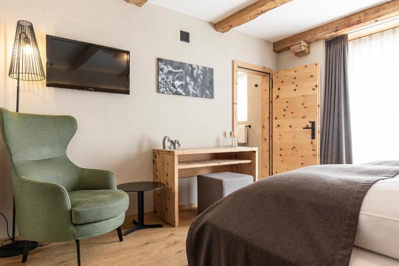 Superior Double Room image 3