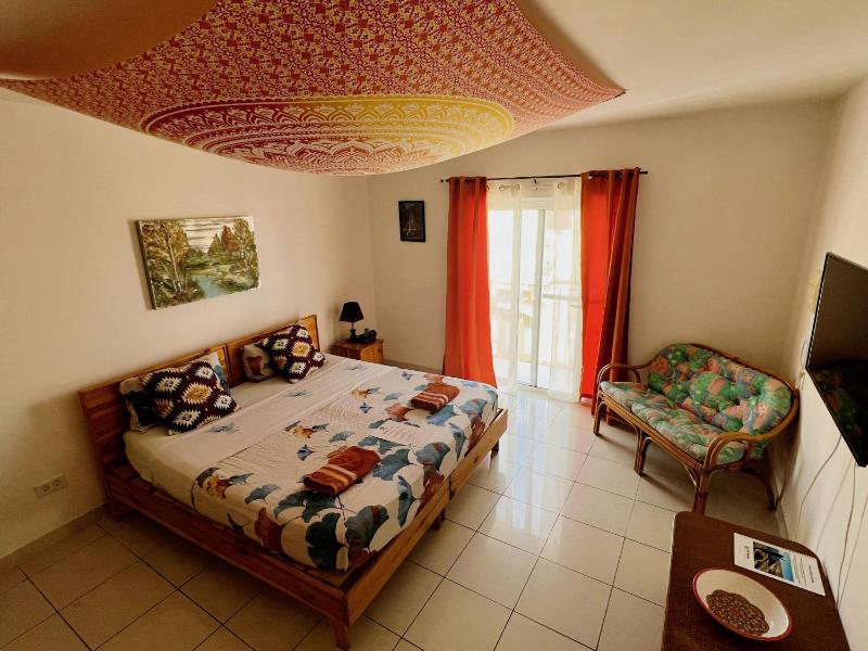 King Suite with Sea View image 1