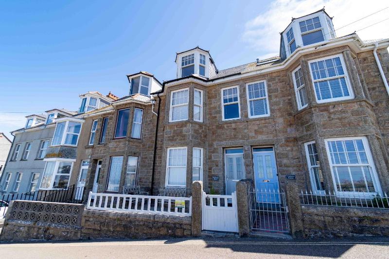 Victoria House - image 10