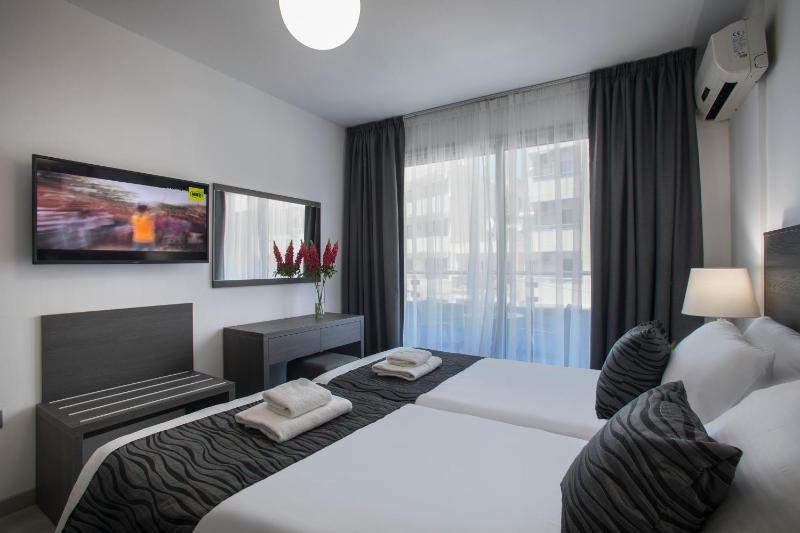 Superior One-Bedroom Apartment image 1