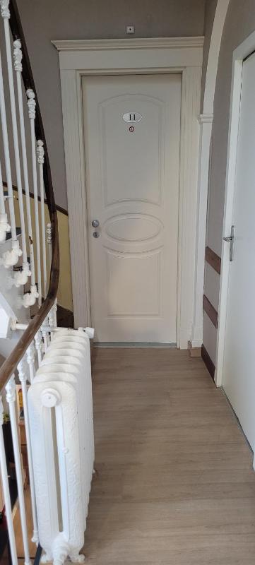 Double Room with Shared Bathroom and Toilet image 1