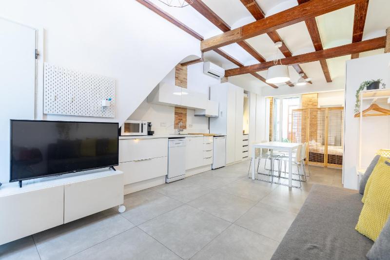 ApartUP Las Arenas Beach Images