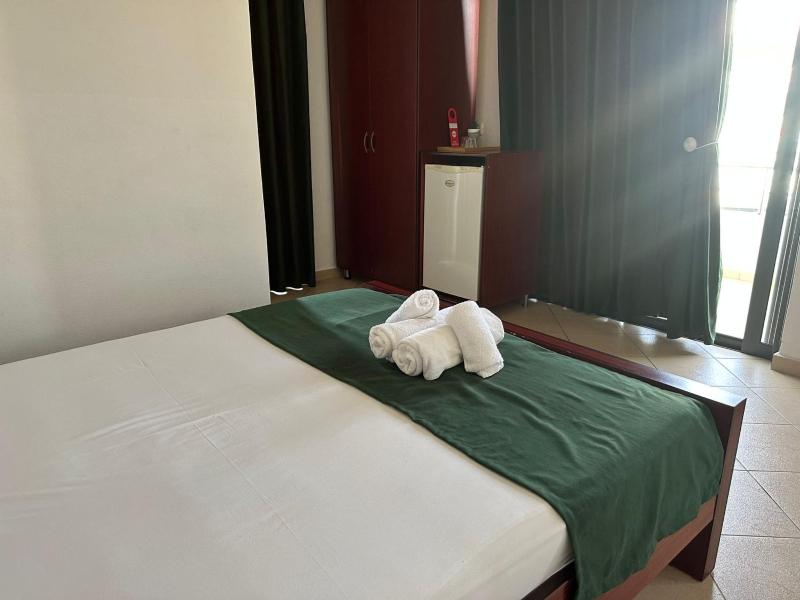 Double Room with Sea View image 2