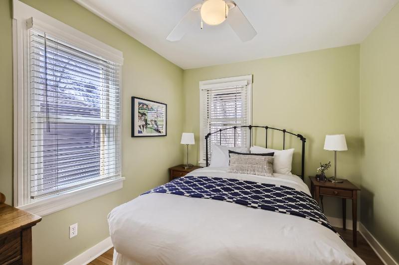One-Bedroom Cottage image 3
