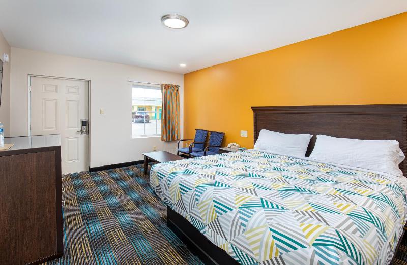King Room image 4