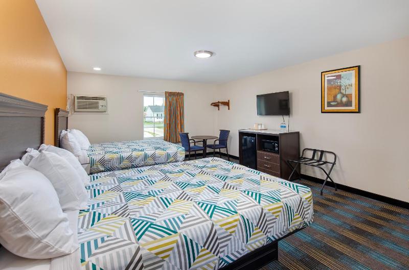 Double Room with Two Double Beds image 2